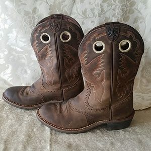 ARIAT WOMEN'S COWBOYS BOOTS, SIZE 7.5B !!!!
